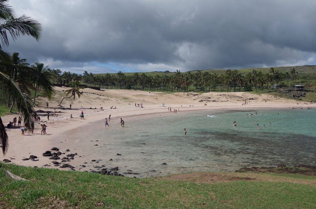 anakena_beach1.jpg